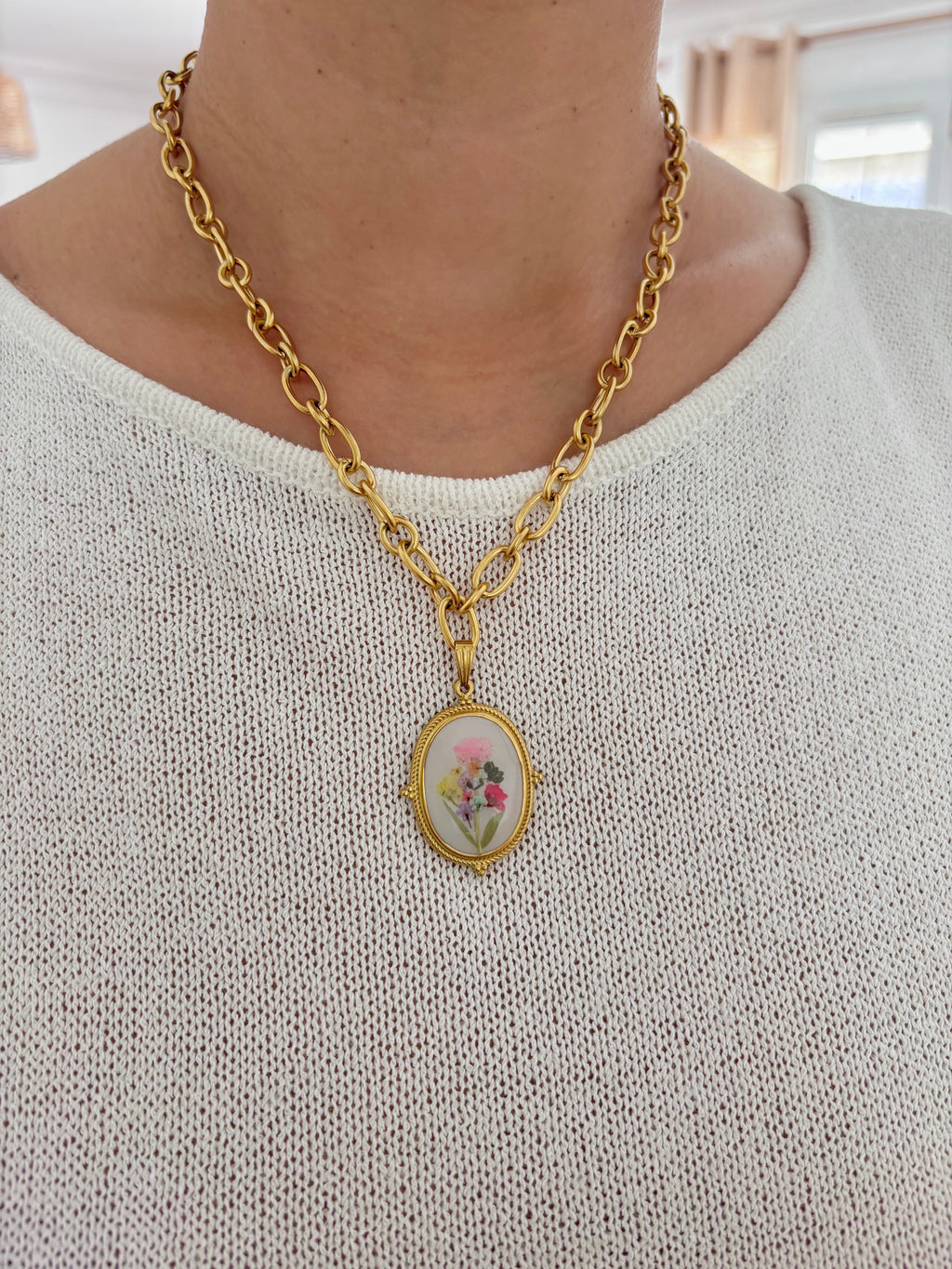 Collier Bloom